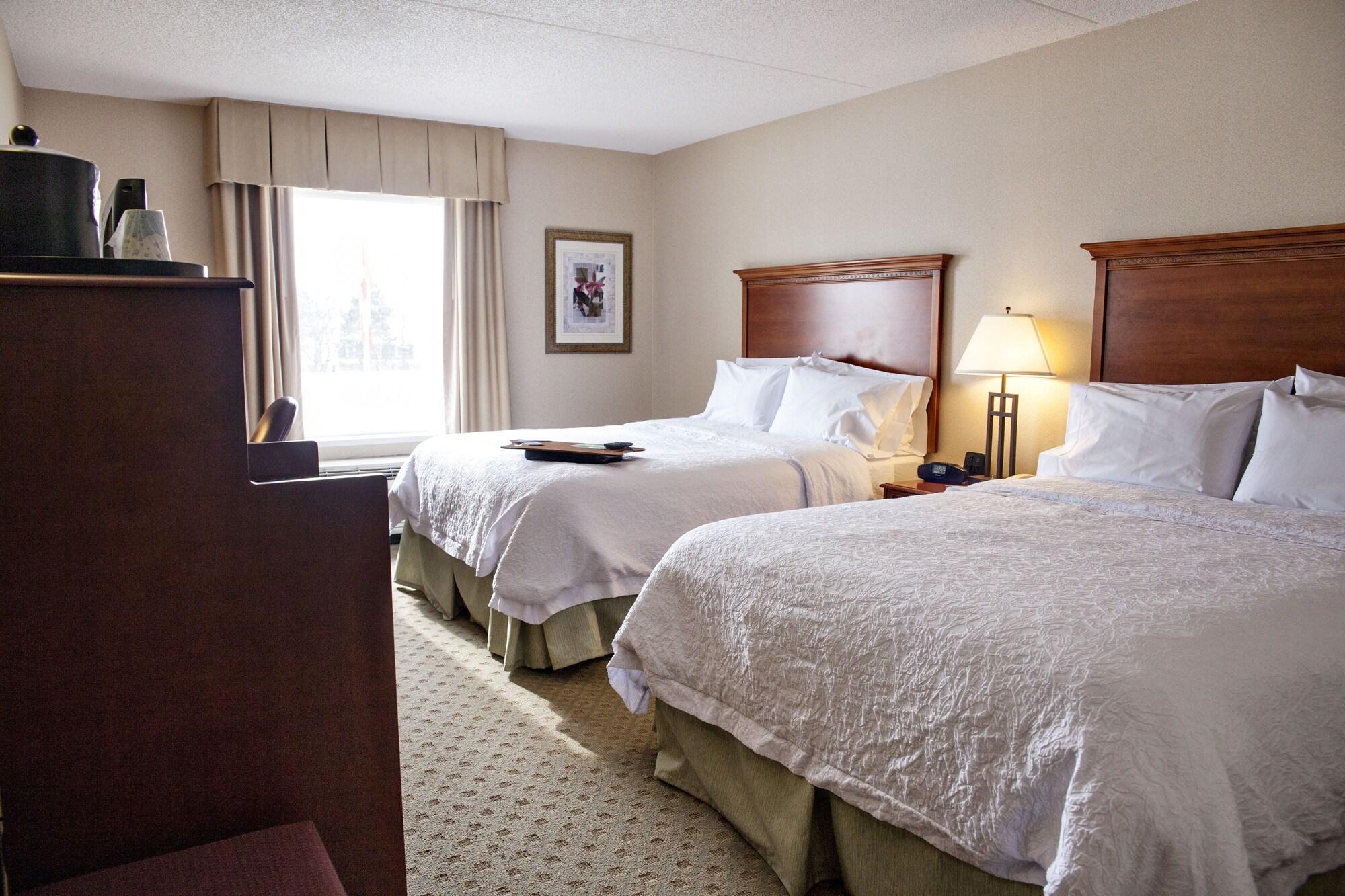 Holiday Inn Express & Suites Kitchener Southeast By Ihg Dış mekan fotoğraf